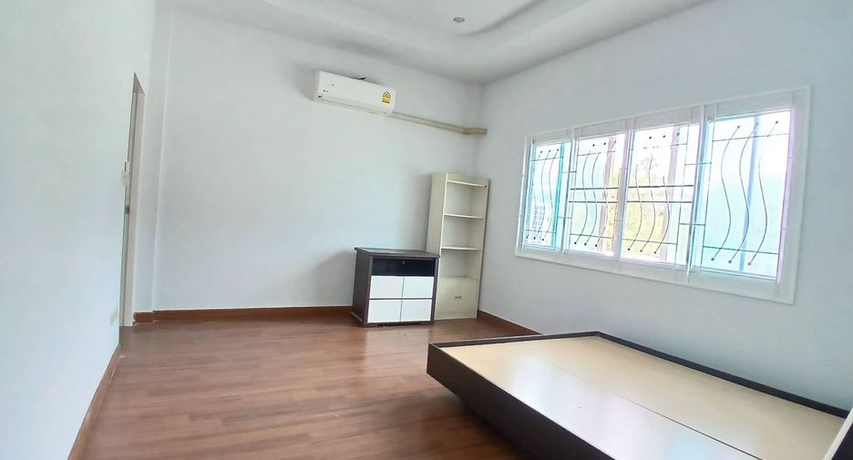For sale 3 bedrooms house in Mueang Pathum Thani, Pathum Thani