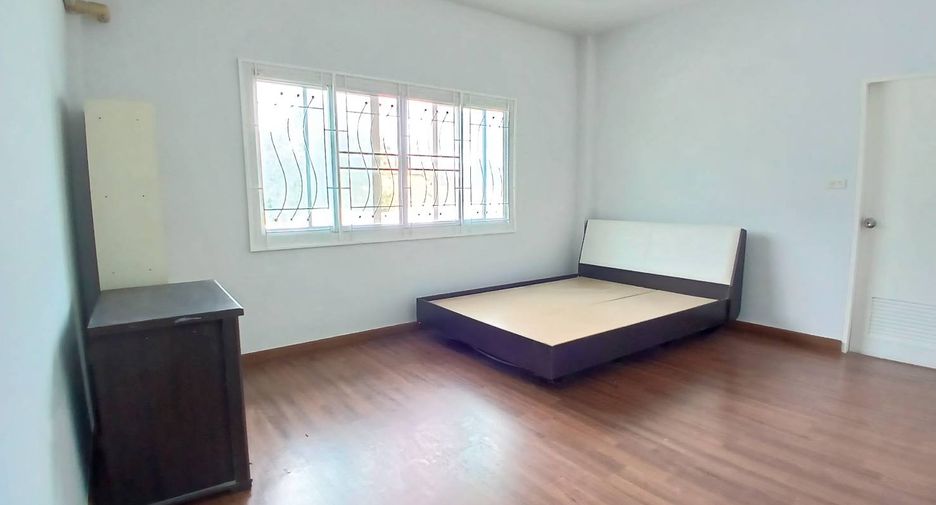 For sale 3 bedrooms house in Mueang Pathum Thani, Pathum Thani