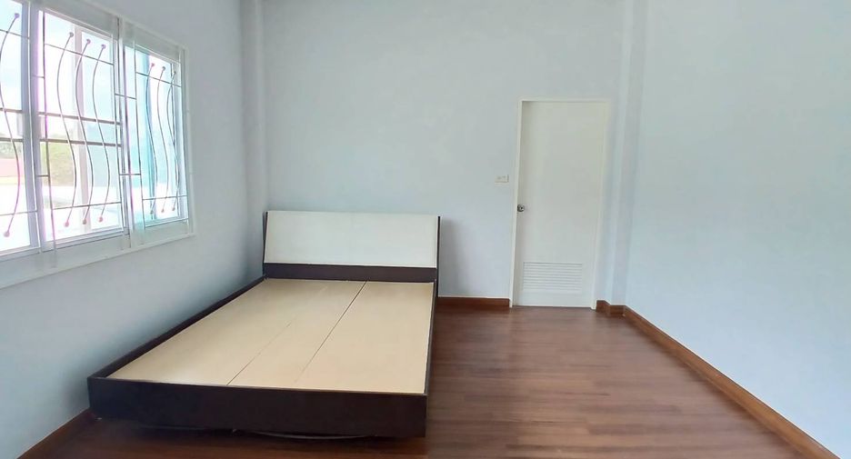 For sale 3 bedrooms house in Mueang Pathum Thani, Pathum Thani