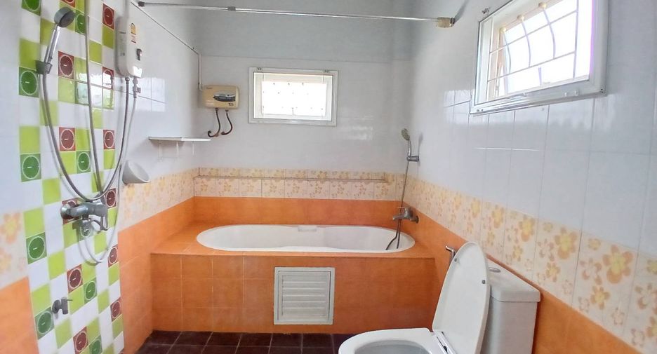 For sale 3 bedrooms house in Mueang Pathum Thani, Pathum Thani