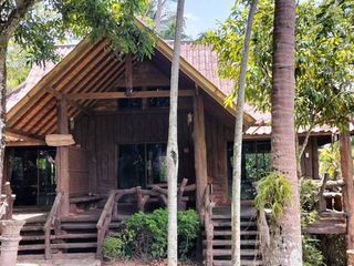 For sale 48 ベッドルーム retail Space in Si Racha, Chonburi