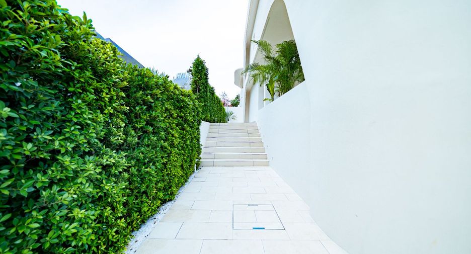 À vendre 6 chambres villa à Huay Yai, Pattaya