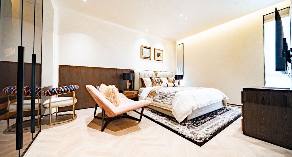 À vendre 6 chambres villa à Huay Yai, Pattaya