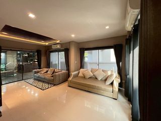 出售 公寓 独立屋 在 Saphan Sung, 曼谷