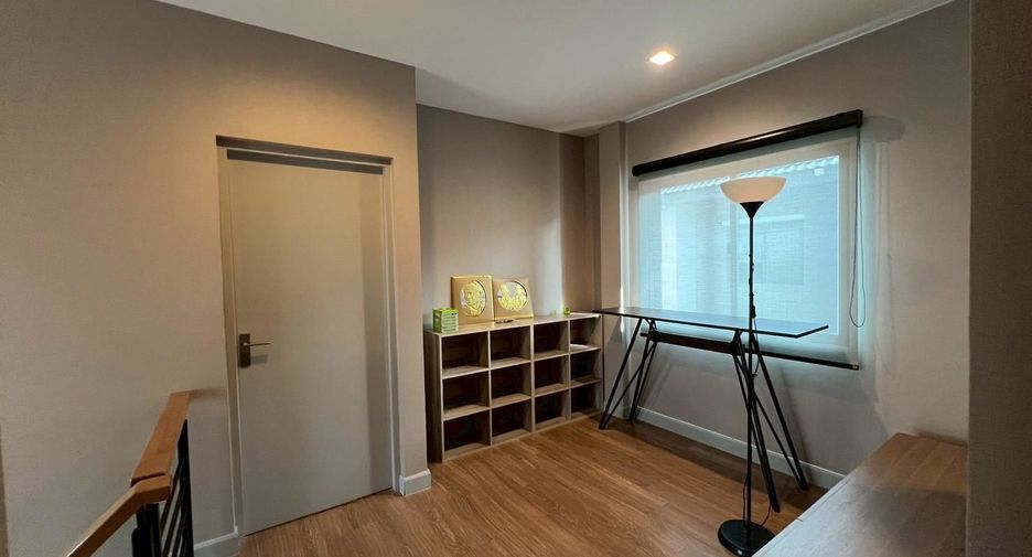 For sale studio house in Saphan Sung, Bangkok