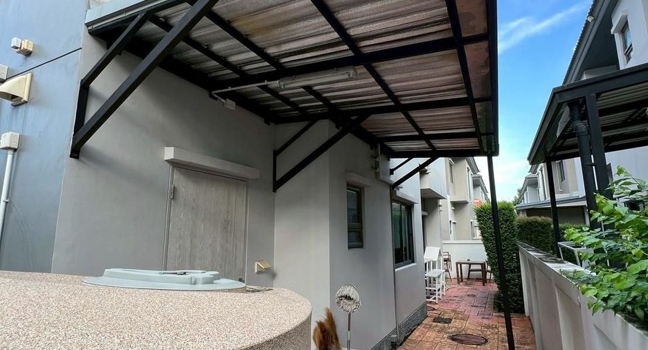 For sale studio house in Saphan Sung, Bangkok