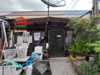 For sale 2 ベッドルーム townhouse in Saphan Sung, Bangkok