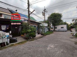 For sale 2 ベッドルーム townhouse in Saphan Sung, Bangkok