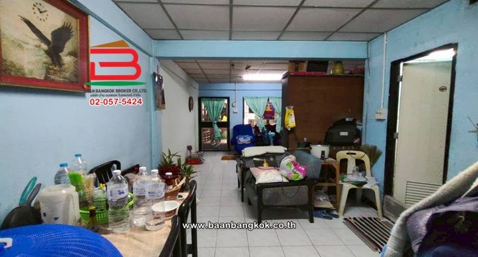For sale 2 ベッドルーム townhouse in Saphan Sung, Bangkok