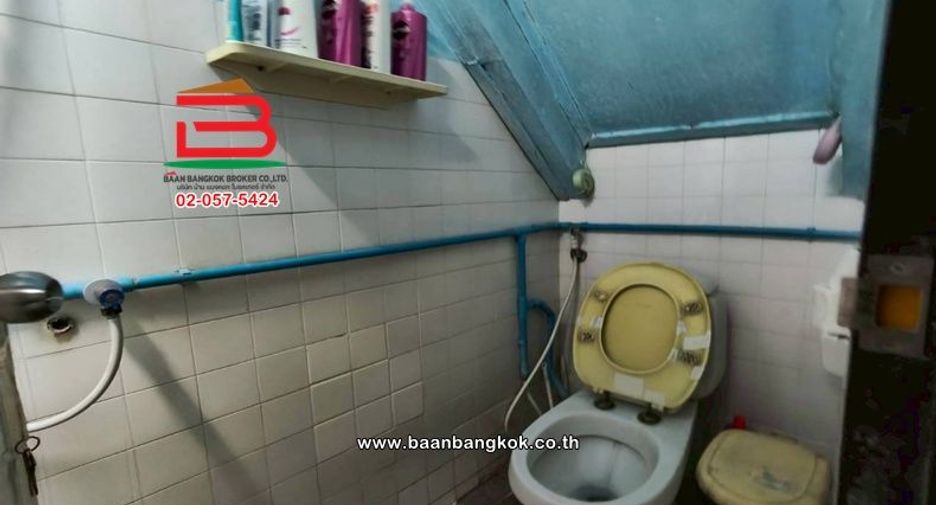 For sale 2 ベッドルーム townhouse in Saphan Sung, Bangkok