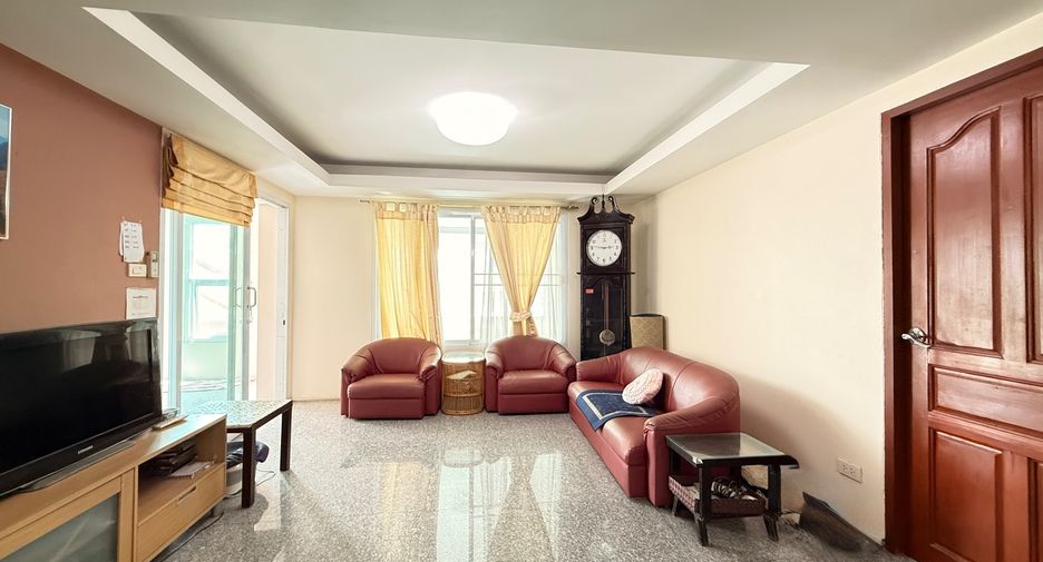 For rent 6 ベッドルーム retail Space in Mueang Chiang Mai, Chiang Mai