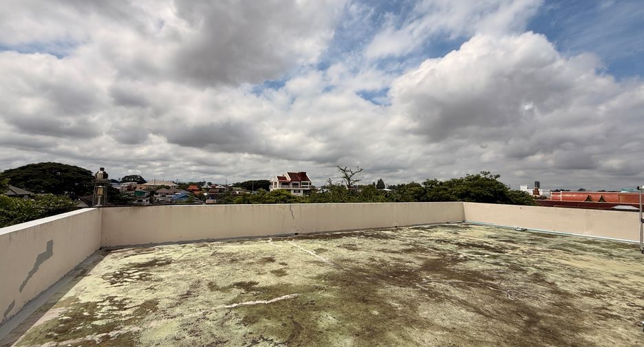 For rent 6 ベッドルーム retail Space in Mueang Chiang Mai, Chiang Mai
