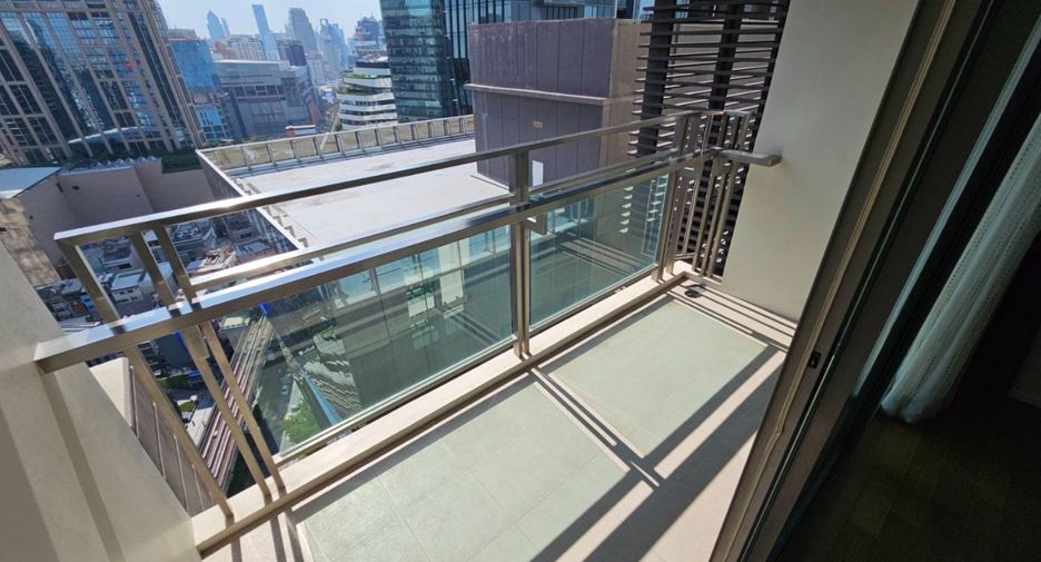 À louer 3 chambres condo à Khlong Toei, Bangkok