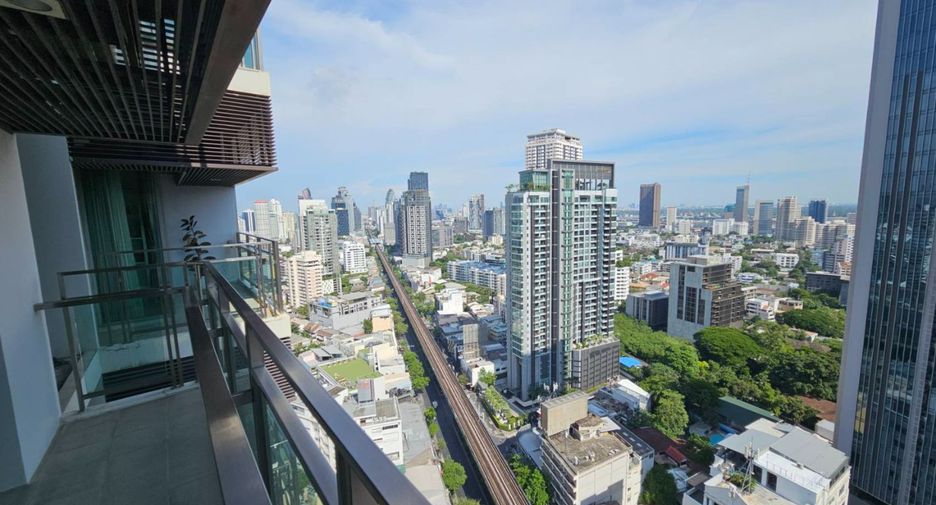 À louer 3 chambres condo à Khlong Toei, Bangkok