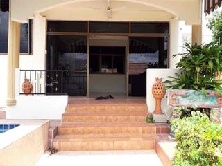Haus zur Miete mit 3 Zimmer in Bang Lamung, Chonburi