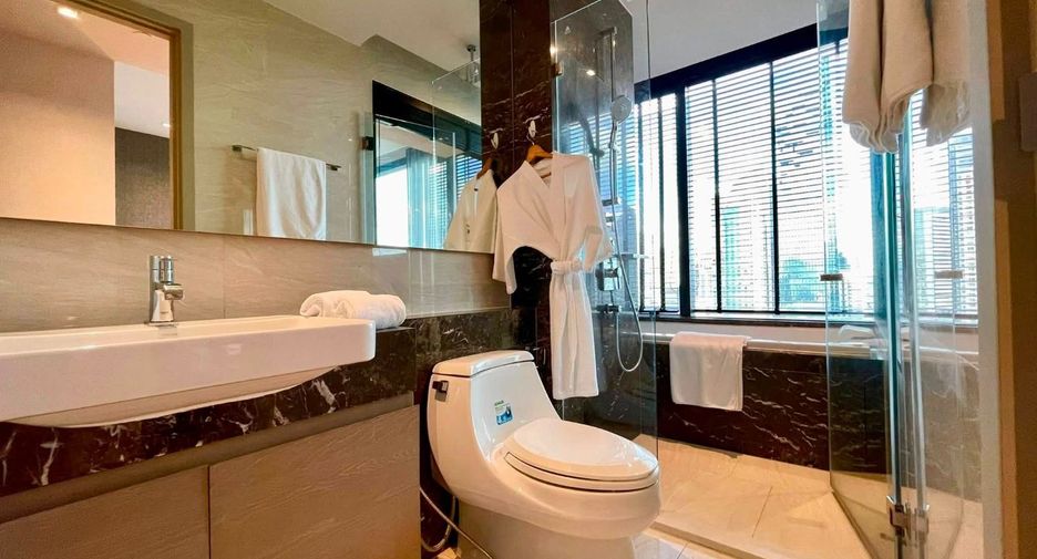 For rent 2 bedrooms condo in Bang Rak, Bangkok