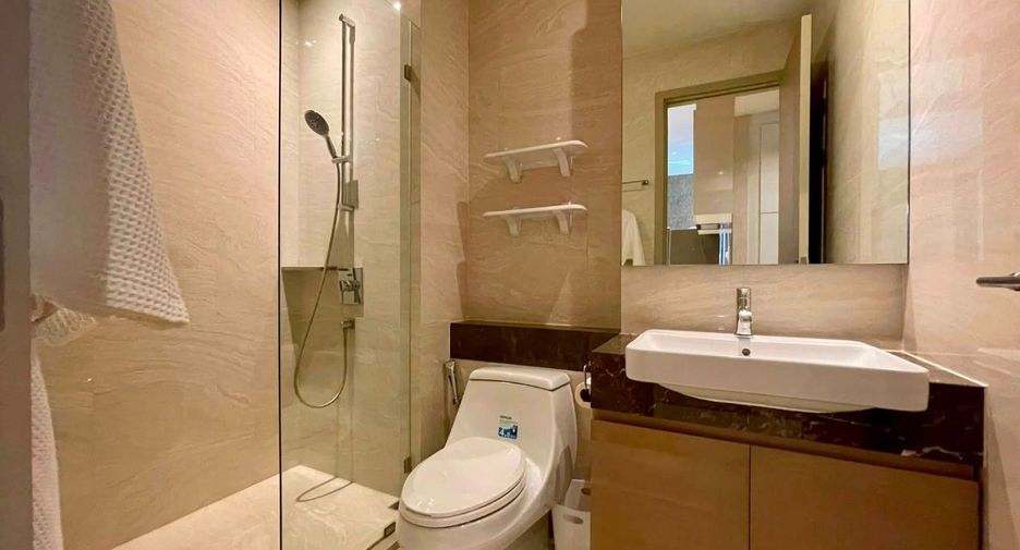 For rent 2 bedrooms condo in Bang Rak, Bangkok