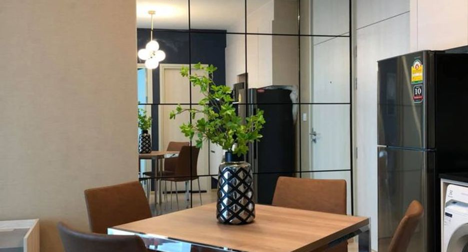 Condo en alquiler de 2 habitaciones en Huai Khwang, Bangkok