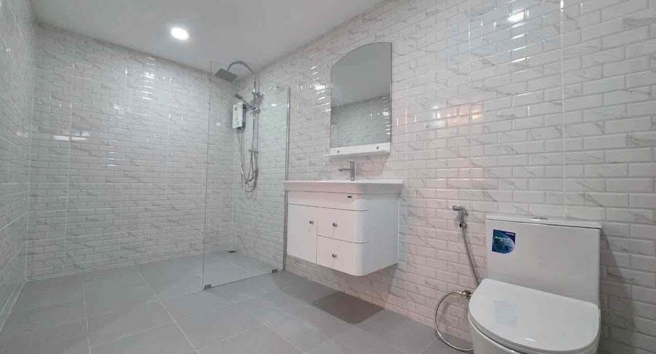 For sale 3 bedrooms house in East Pattaya, Pattaya