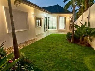 For sale 4 ベッドルーム villa in Bang Lamung, Chonburi