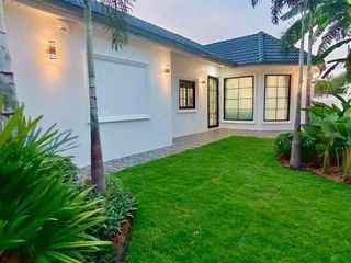 For sale 4 ベッドルーム villa in Bang Lamung, Chonburi