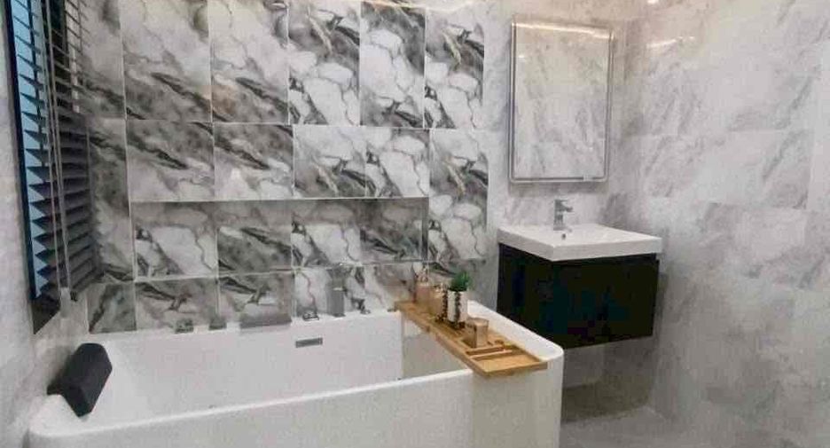 For sale 4 bedrooms villa in East Pattaya, Pattaya