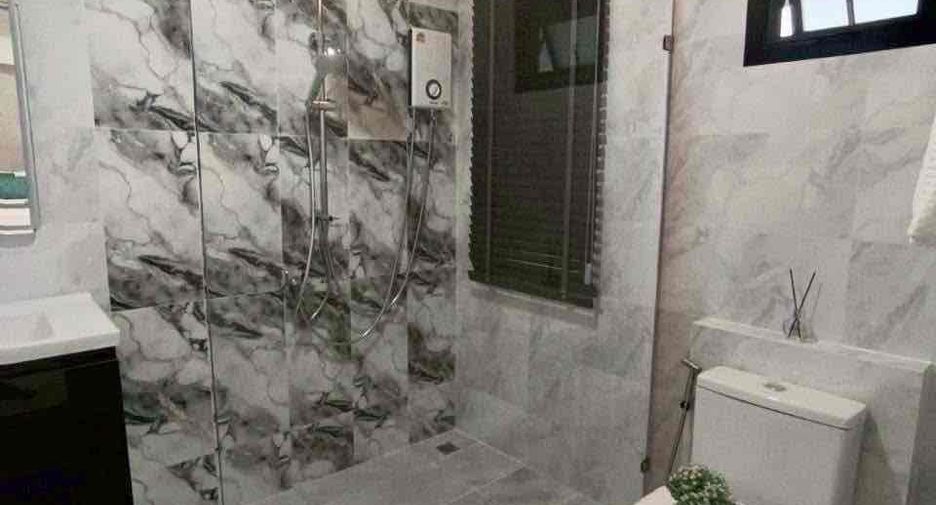 For sale 4 bedrooms villa in East Pattaya, Pattaya