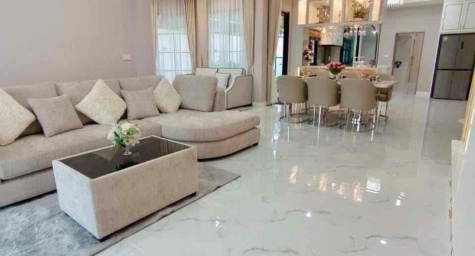 For sale 4 bedrooms villa in East Pattaya, Pattaya