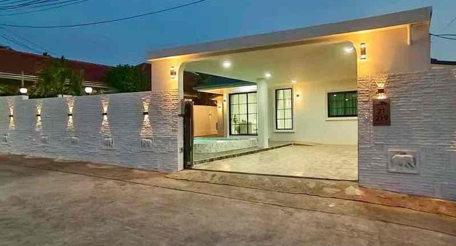 For sale 4 bedrooms villa in East Pattaya, Pattaya