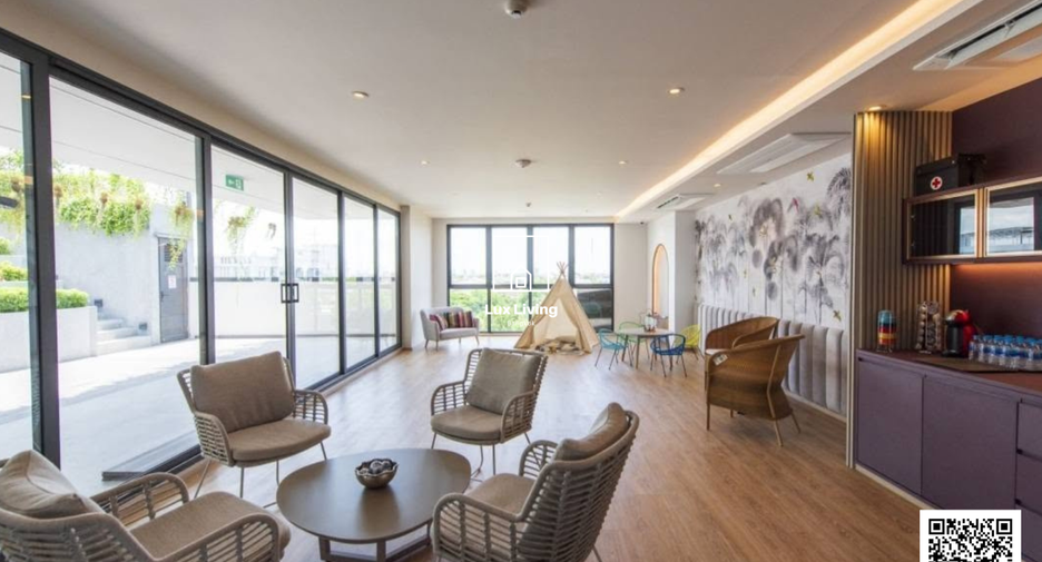 For rent 3 bedrooms condo in Mueang Samut Prakan, Samut Prakan