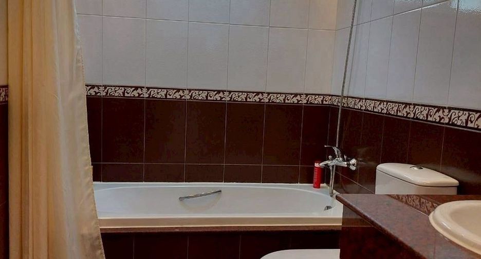 For rent 3 bedrooms condo in Sathon, Bangkok