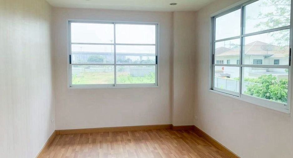 For sale 3 bedrooms house in Prawet, Bangkok