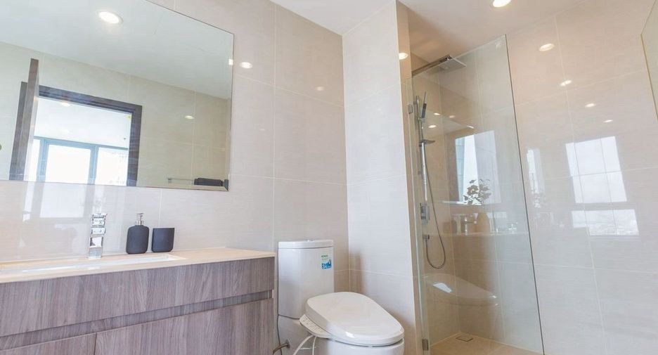 For sale 2 ベッドルーム condo in Bang Na, Bangkok