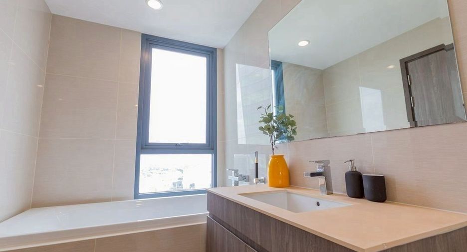 For sale 2 ベッドルーム condo in Bang Na, Bangkok