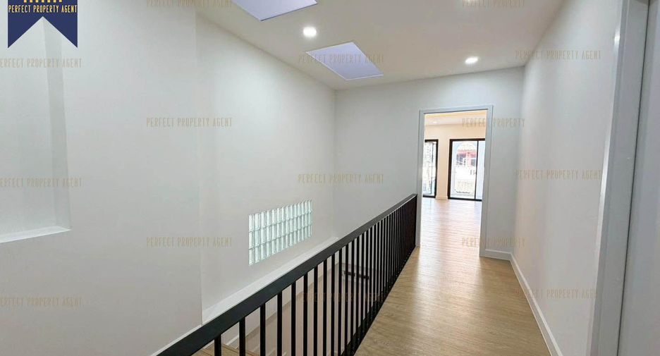For sale 3 bedrooms townhouse in Taling Chan, Bangkok