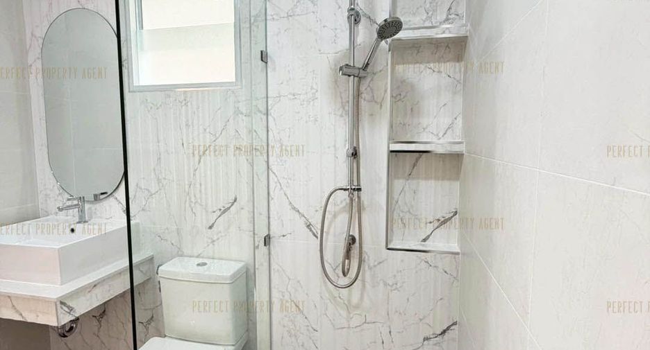 For sale 3 bedrooms townhouse in Taling Chan, Bangkok