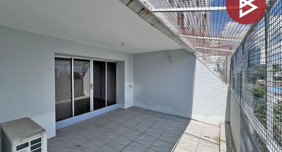 For sale 1 bed condo in Wang Thonglang, Bangkok