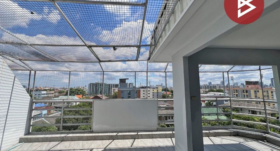 For sale 1 bed condo in Wang Thonglang, Bangkok
