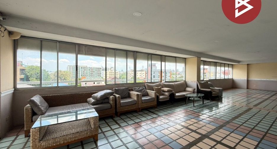 For sale 1 bed condo in Wang Thonglang, Bangkok