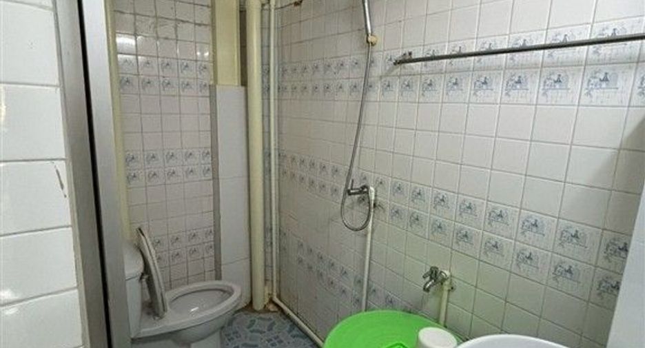 For sale 2 bedrooms townhouse in Huai Khwang, Bangkok