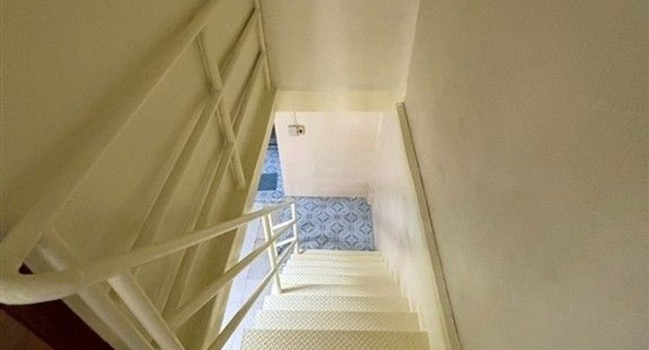 For sale 2 bedrooms townhouse in Huai Khwang, Bangkok