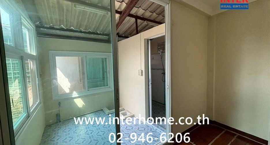 For sale 2 bedrooms townhouse in Huai Khwang, Bangkok