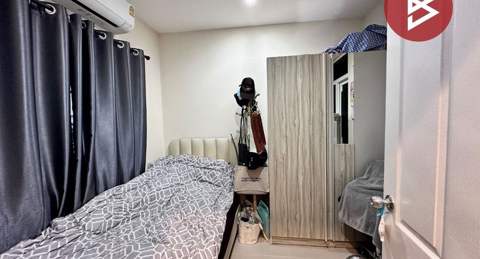 Casa adosada en venta de 4 habitaciones en Si Racha, Chonburi