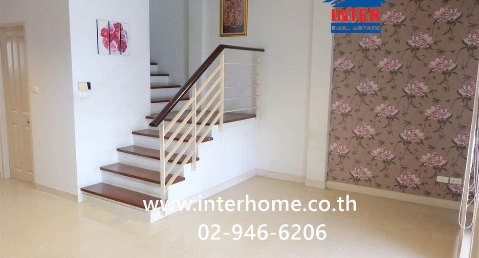 For sale 3 bedrooms townhouse in Lat Phrao, Bangkok