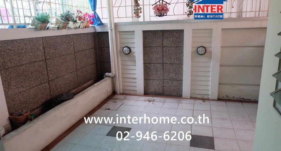 For sale 3 bedrooms townhouse in Lat Phrao, Bangkok