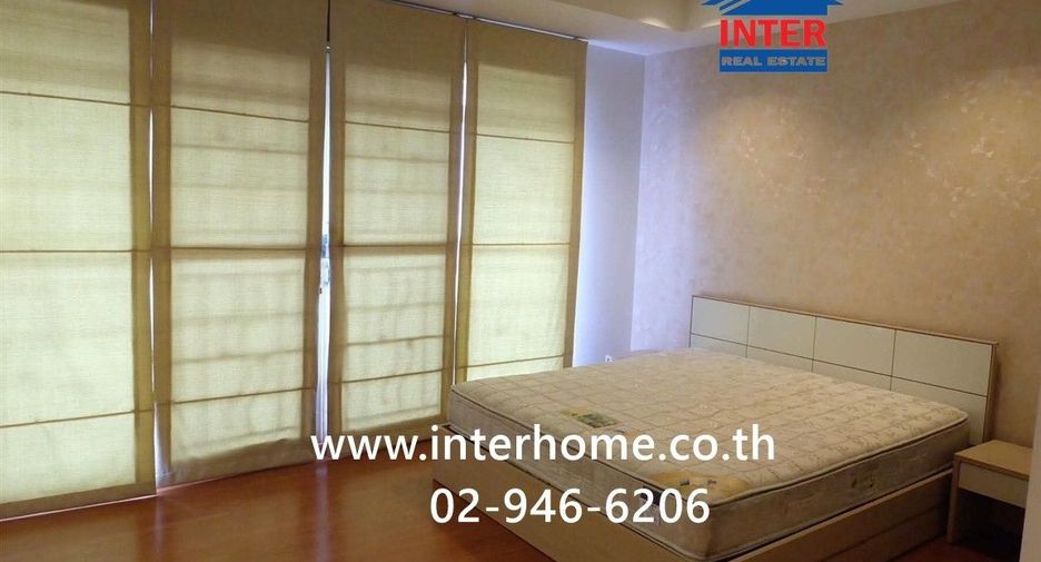 For sale 3 bedrooms townhouse in Lat Phrao, Bangkok