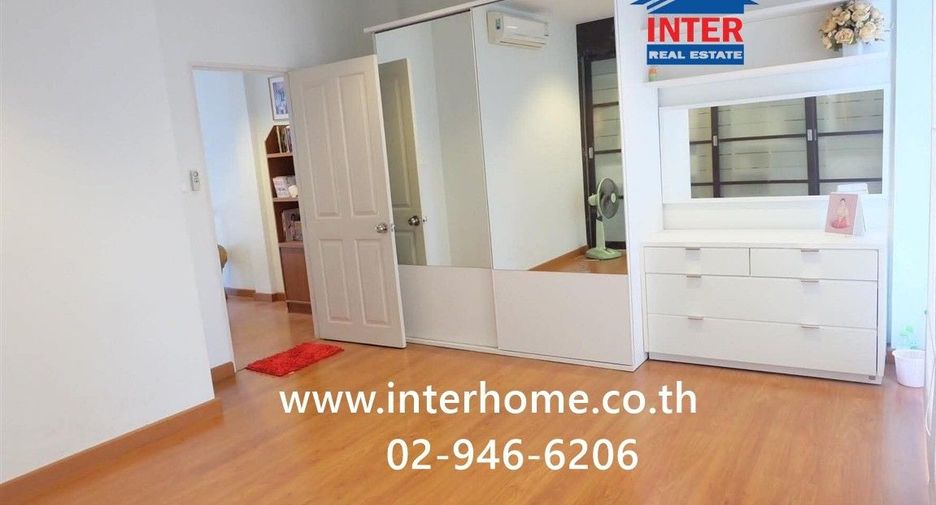 For sale 3 bedrooms townhouse in Lat Phrao, Bangkok