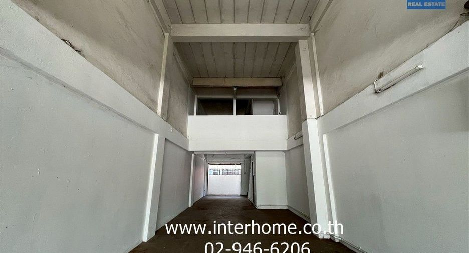 For sale retail Space in Khlong Sam Wa, Bangkok