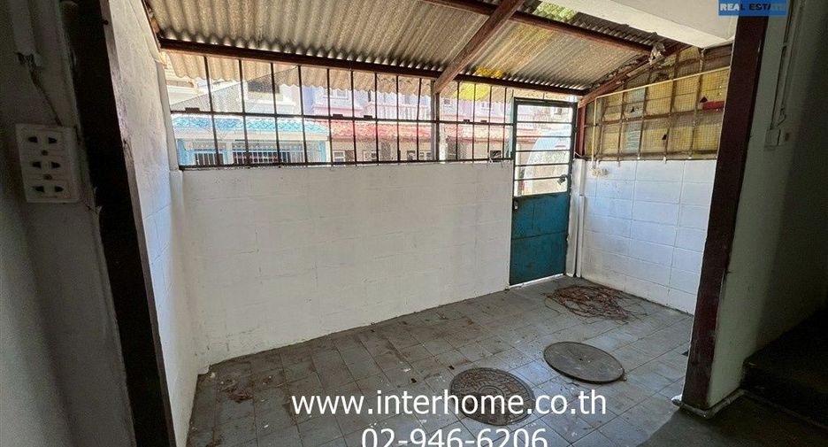 For sale retail Space in Khlong Sam Wa, Bangkok