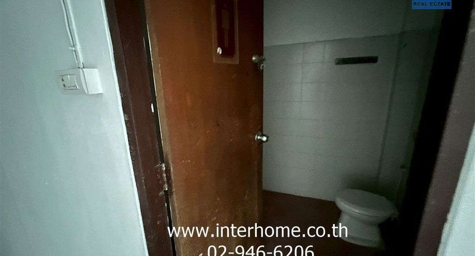 For sale retail Space in Khlong Sam Wa, Bangkok
